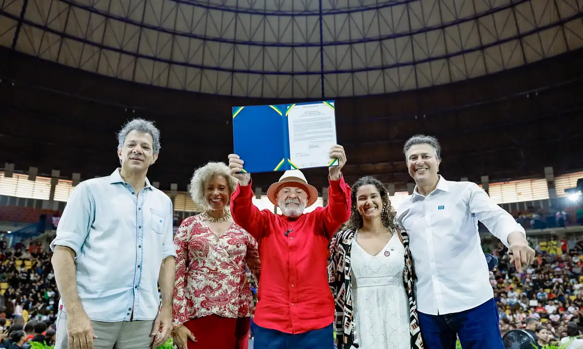 Foto Governo anuncia investimento de R$ 108 milhões em cursinhos populares