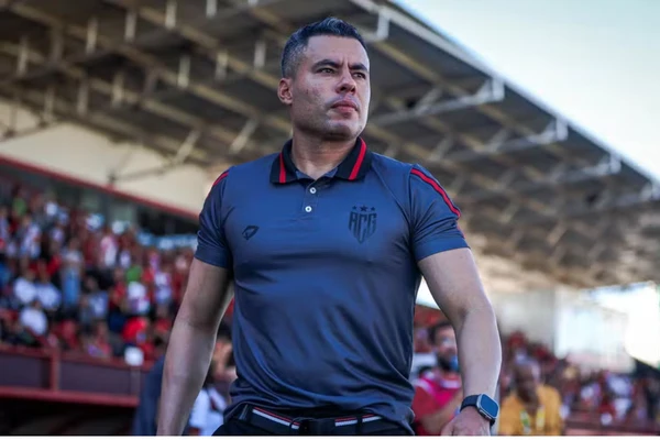 Foto Vitória aposta em Jair Ventura para escapar da zona de rebaixamento