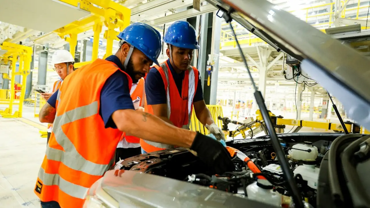 funcionários da BYD