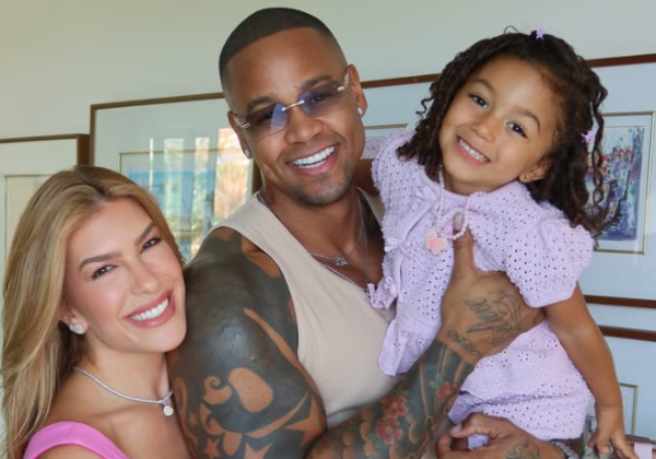 Lore improta e Leo Santana