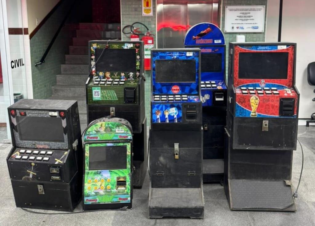 Foto Seis máquinas caça-níqueis são apreendidas em Feira de Santana