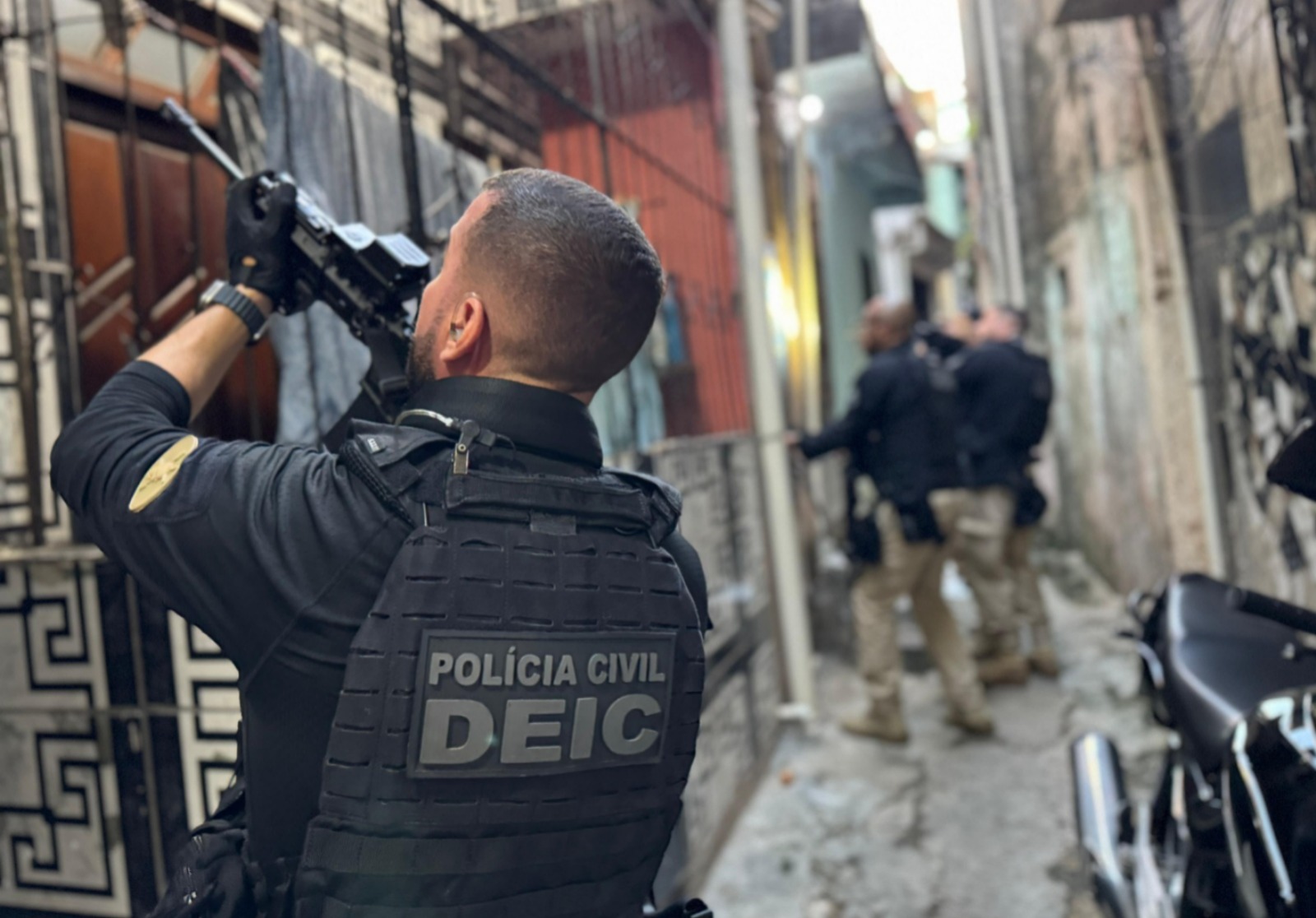 Homem é preso após ameaçar ex no momento em que ela registrava ocorrência