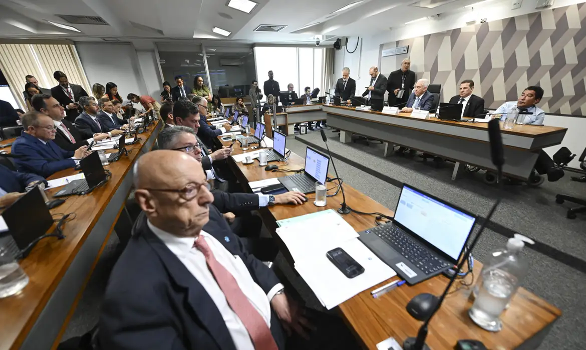 Foto CCJ do Senado aprova PL que pode reduzir pena de Bolsonaro 