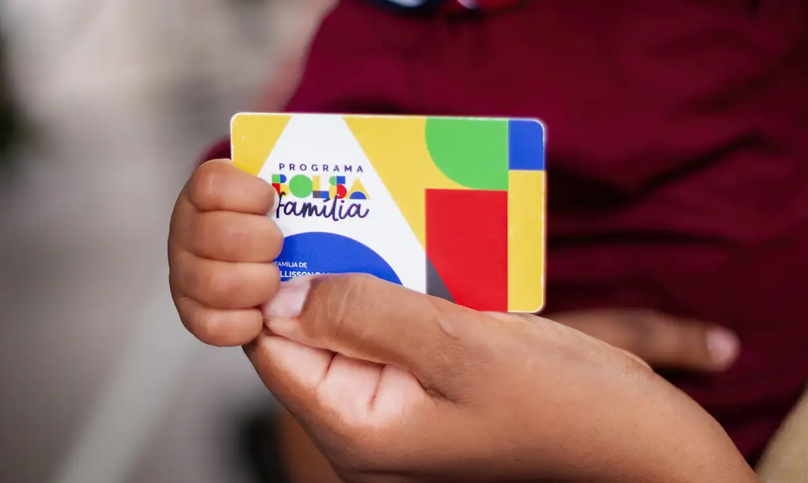 Foto Caixa começa a pagar Bolsa Família de outubro
