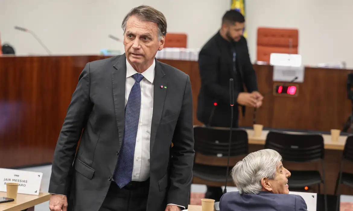 Foto Bolsonaro pede revisão de decisão ao alegar erro do STF  