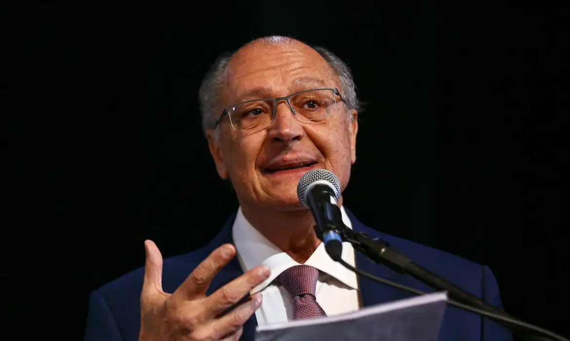 EUA podem suspender tarifa de 40% sobre produtos brasileiros, diz Alckmin