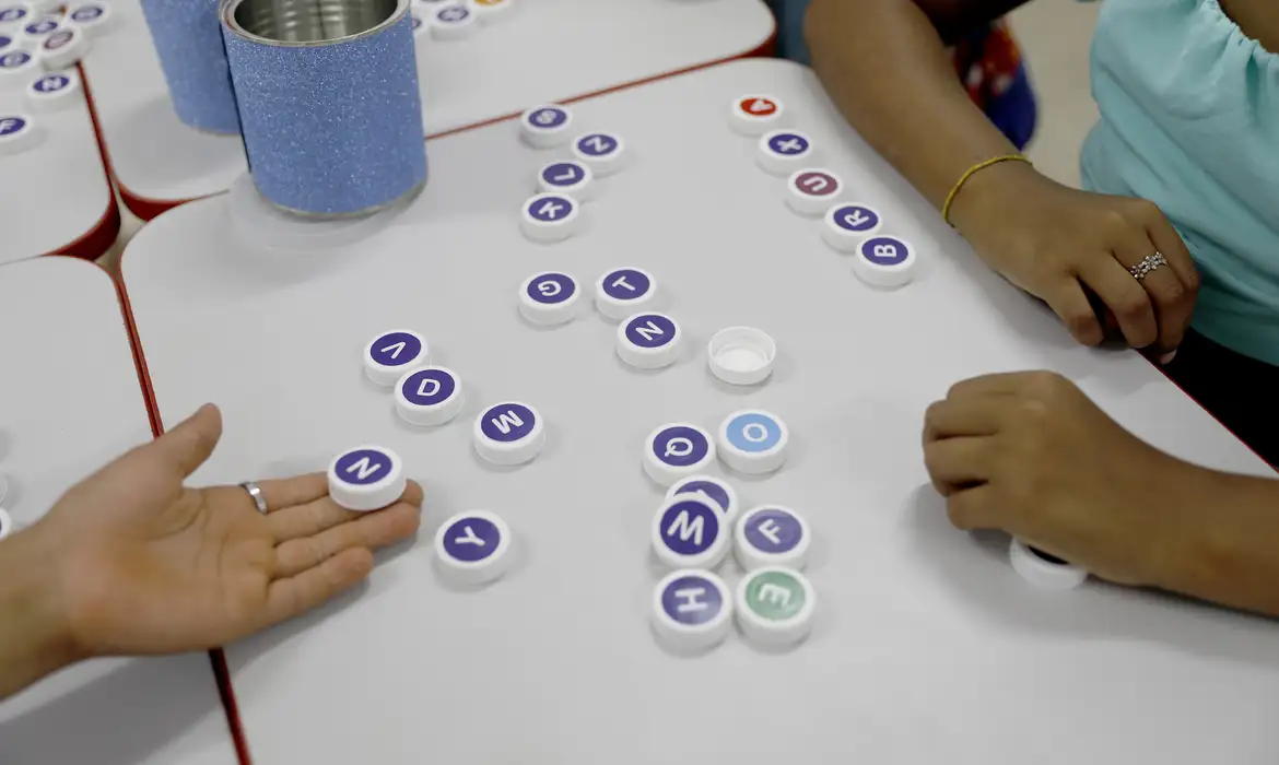 Prefeitura e Governo articulam juntas estratégias para melhorar a alfabetização