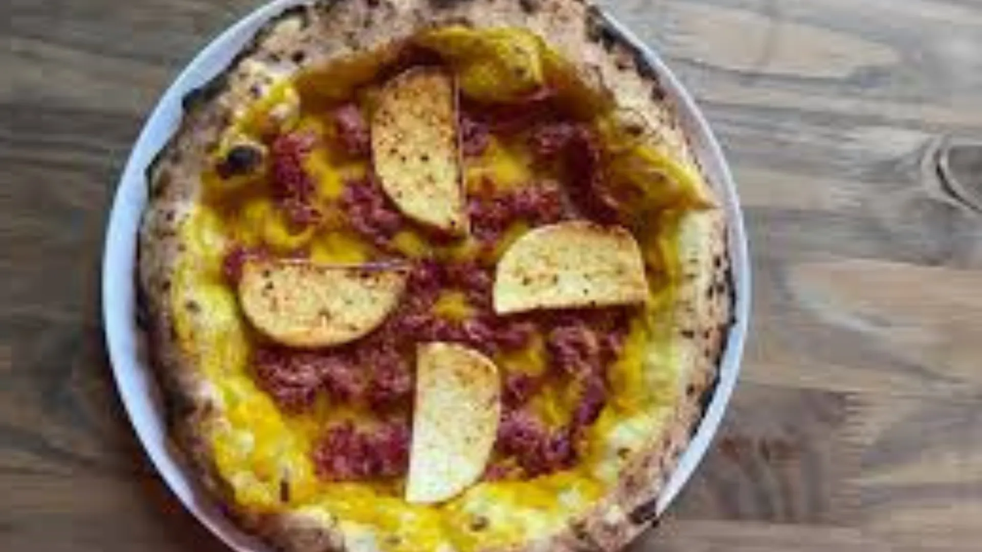 Reprodução / Instagram (@acasasurta)